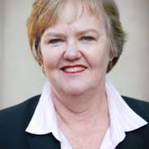 Elizabeth Ferris Elizabeth Ferris